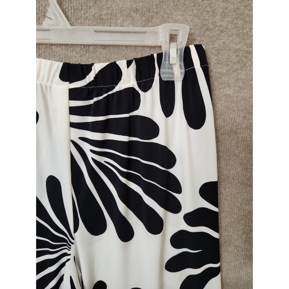 Chicos Wide Leg Pull On Pants Womens 0 US 4 Black White Floral Draping Travel - Picture 4 of 7
